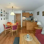 Wohnpark Stadt Hamburg 13 *