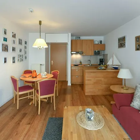 Wohnpark Stadt Hamburg 13 *